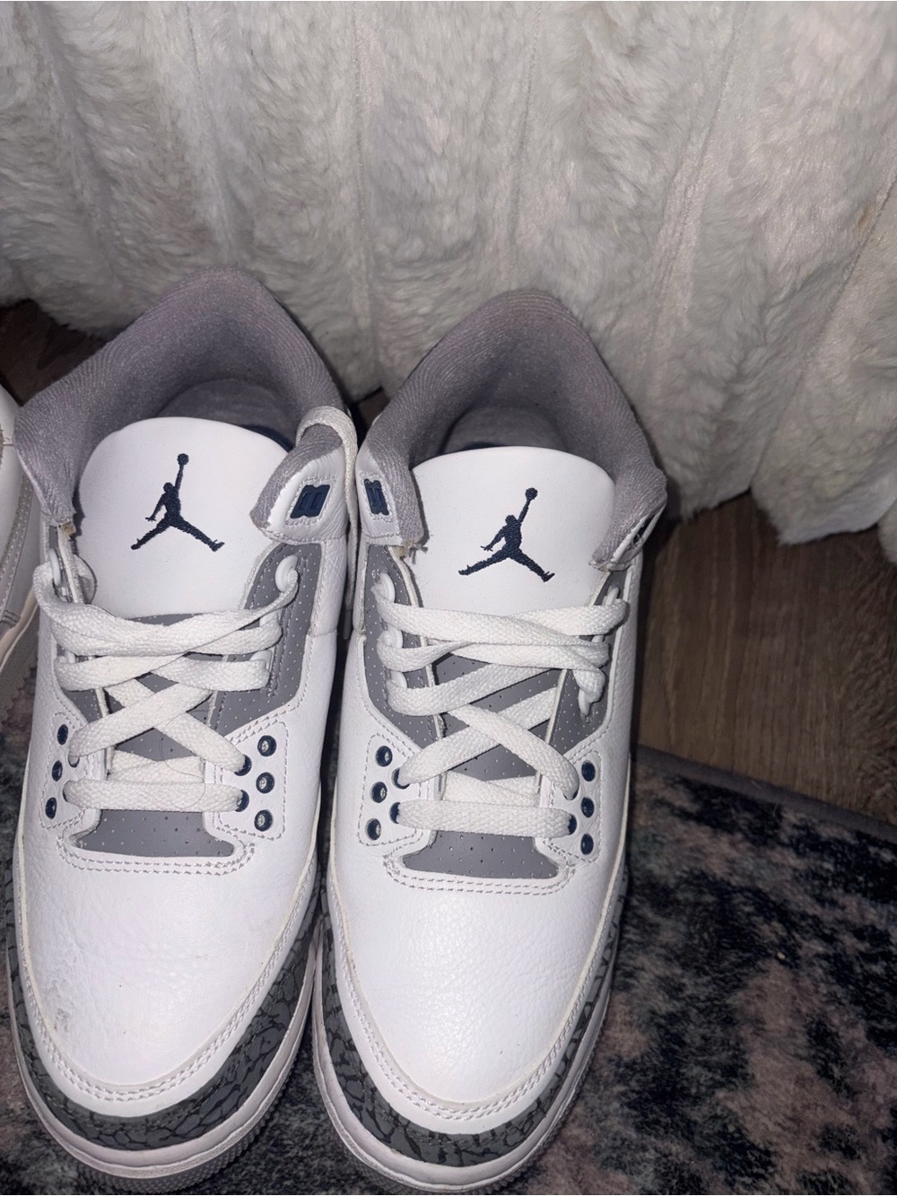 Air Jordan 3 White/Navy Size 7Y / Women’s 8.5
